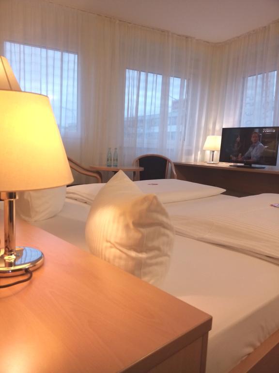 Central Hotel วินเนนเด็น ภายนอก รูปภาพ